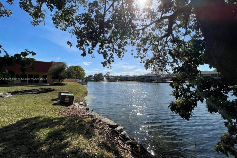 Condo in Port St. Lucie, Florida, 1 bedroom  № 1187145 - photo 28