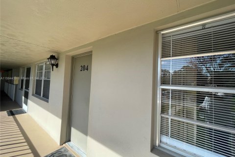 Condo in Port St. Lucie, Florida, 1 bedroom  № 1187145 - photo 19