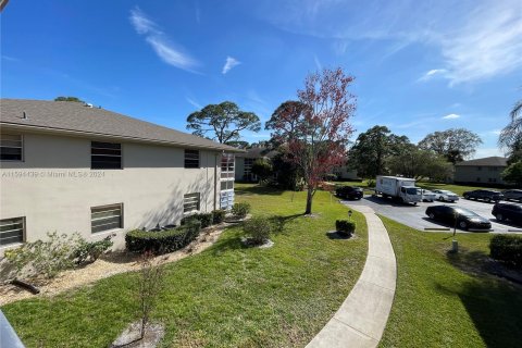 Condo in Port St. Lucie, Florida, 1 bedroom  № 1187145 - photo 16