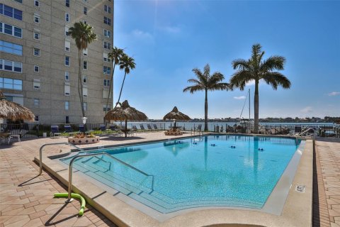 Condo in Saint Petersburg, Florida, 2 bedrooms  № 1361069 - photo 28