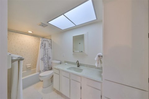 Condo in Saint Petersburg, Florida, 2 bedrooms  № 1361069 - photo 23