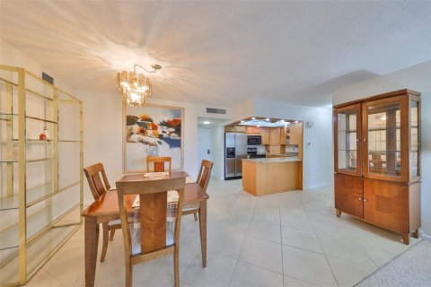 Copropriété à vendre à Saint Petersburg, Floride: 2 chambres, 109.16 m2 № 1361069 - photo 6