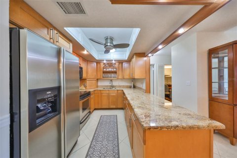 Condo in Saint Petersburg, Florida, 2 bedrooms  № 1361069 - photo 3