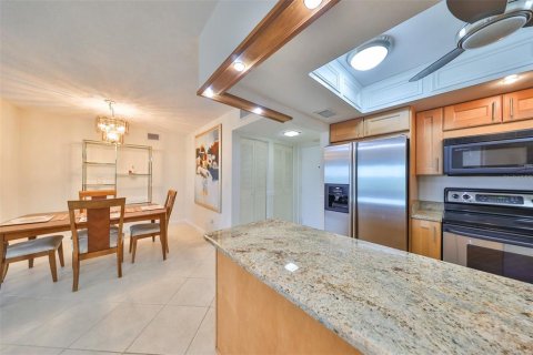 Copropriété à vendre à Saint Petersburg, Floride: 2 chambres, 109.16 m2 № 1361069 - photo 5