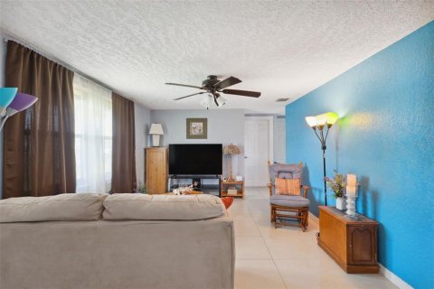 House in Holiday, Florida 2 bedrooms, 80.92 sq.m. № 1361099 - photo 7