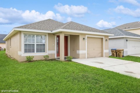 House in Kissimmee, Florida 3 bedrooms, 104.61 sq.m. № 1289740 - photo 2