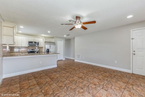 Villa ou maison à vendre à Kissimmee, Floride: 3 chambres, 104.61 m2 № 1289740 - photo 5