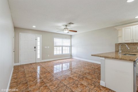 Villa ou maison à vendre à Kissimmee, Floride: 3 chambres, 104.61 m2 № 1289740 - photo 7