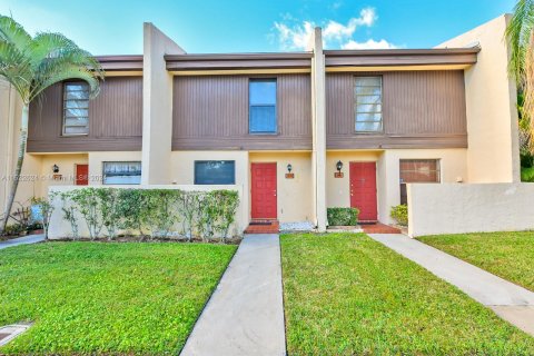 Condominio en venta en Pembroke Pines, Florida, 2 dormitorios, 112.78 m2 № 980334 - foto 4