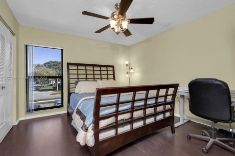 Copropriété à vendre à Pembroke Pines, Floride: 2 chambres, 112.78 m2 № 980334 - photo 23