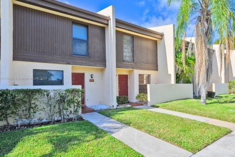 Condominio en venta en Pembroke Pines, Florida, 2 dormitorios, 112.78 m2 № 980334 - foto 1