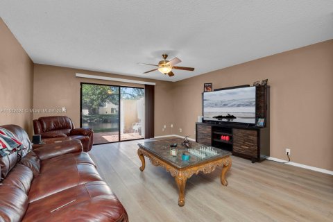 Condominio en venta en Pembroke Pines, Florida, 2 dormitorios, 112.78 m2 № 980334 - foto 18