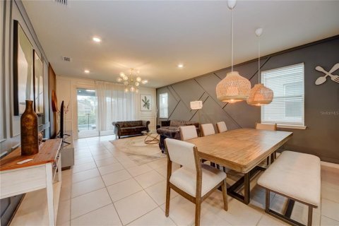 Casa en venta en Davenport, Florida, 6 dormitorios, 305.28 m2 № 1314438 - foto 4