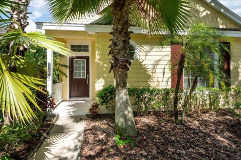 House in Tampa, Florida 4 bedrooms, 163.69 sq.m. № 1314476 - photo 2