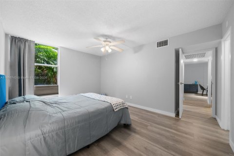 Condo in Sunny Isles Beach, Florida, 1 bedroom  № 1380517 - photo 10