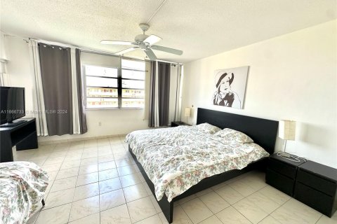 Condominio en venta en Miami, Florida, 2 dormitorios, 122.17 m2 № 1380516 - foto 11