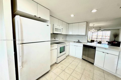 Condominio en venta en Miami, Florida, 2 dormitorios, 122.17 m2 № 1380516 - foto 7