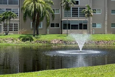 Condominio en venta en Palm Springs, Florida, 1 dormitorio, 73.39 m2 № 578529 - foto 7
