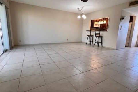 Condominio en venta en Palm Springs, Florida, 1 dormitorio, 73.39 m2 № 578529 - foto 27