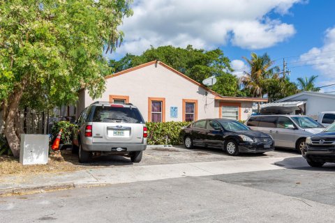 Immobilier commercial à vendre à West Palm Beach, Floride: 154.96 m2 № 284471 - photo 10