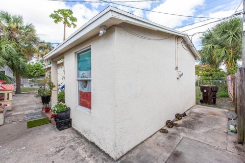 Immobilier commercial à vendre à West Palm Beach, Floride: 158.58 m2 № 284470 - photo 4