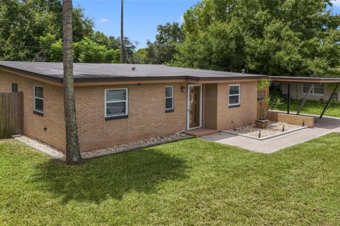 House in Orlando, Florida 2 bedrooms, 94.67 sq.m. № 1298903 - photo 1