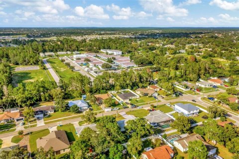 House in Spring Hill, Florida 3 bedrooms, 133.04 sq.m. № 1374455 - photo 7