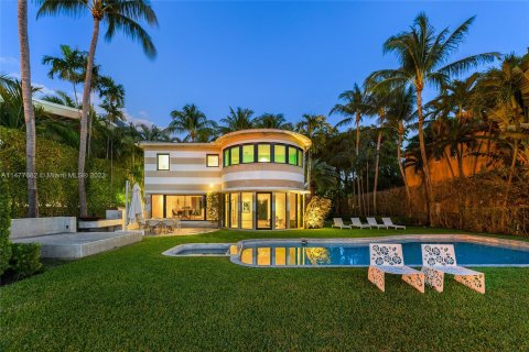 Villa ou maison à vendre à Miami Beach, Floride: 4 chambres, 348.94 m2 № 809298 - photo 2