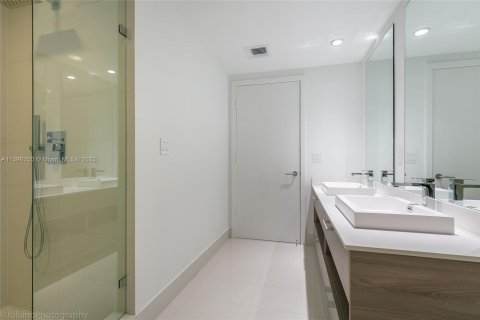 Condo in Miami, Florida, 3 bedrooms  № 540181 - photo 19