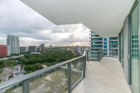 Condo in Miami, Florida, 3 bedrooms  № 540181 - photo 2