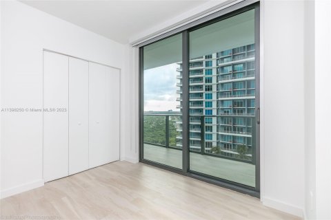 Condo in Miami, Florida, 3 bedrooms  № 540181 - photo 11