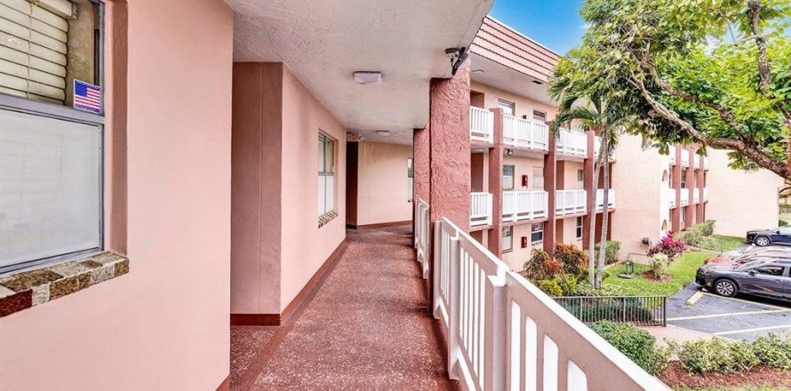 Condo in Sunrise, Florida, 2 bedrooms  № 1182705