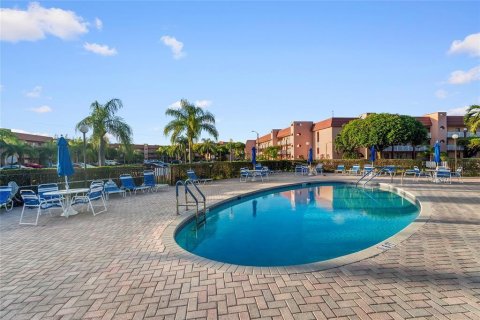 Condo in Sunrise, Florida, 2 bedrooms  № 1182705 - photo 27