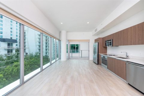 Condominio en venta en Miami, Florida, 2 dormitorios, 90.39 m2 № 1441674 - foto 12