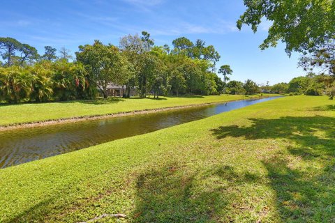 Townhouse in Wellington, Florida 2 bedrooms, 112.04 sq.m. № 1079550 - photo 30