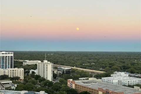 Condo in Orlando, Florida, 2 bedrooms  № 1318107 - photo 15