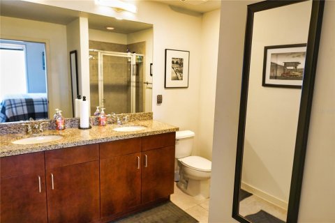 Condo in Orlando, Florida, 2 bedrooms  № 1318107 - photo 22