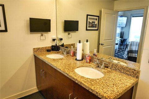 Condo in Orlando, Florida, 2 bedrooms  № 1318107 - photo 23