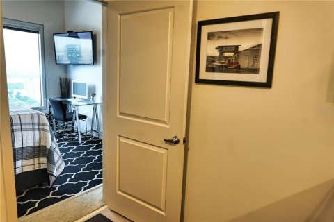 Condo in Orlando, Florida, 2 bedrooms  № 1318107 - photo 24