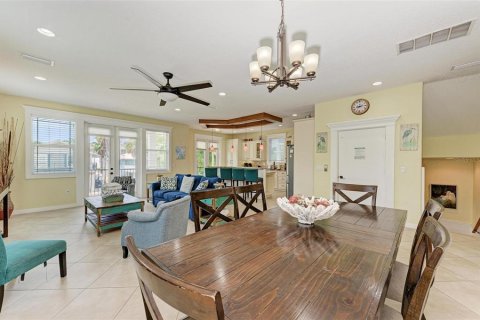 House in Holmes Beach, Florida 5 bedrooms, 268.67 sq.m. № 1353096 - photo 15