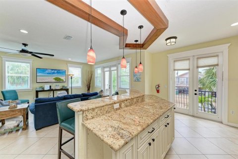 House in Holmes Beach, Florida 5 bedrooms, 268.67 sq.m. № 1353096 - photo 26