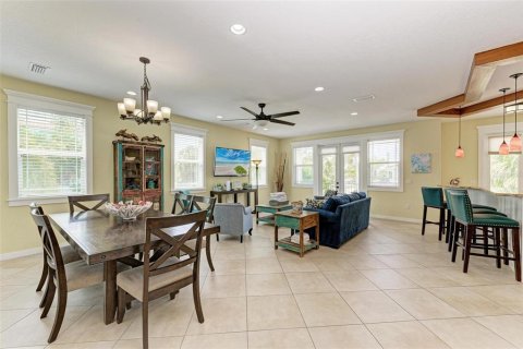 House in Holmes Beach, Florida 5 bedrooms, 268.67 sq.m. № 1353096 - photo 13