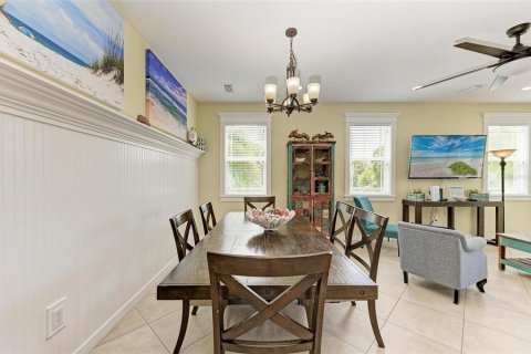 Casa en venta en Holmes Beach, Florida, 5 dormitorios, 268.67 m2 № 1353096 - foto 12