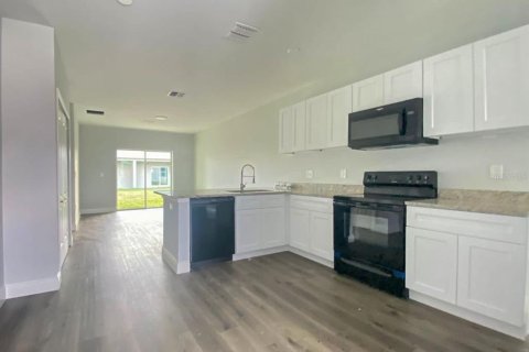 Купить коммерческую недвижимость в Энглвуд, Флорида 6 спален, 215.9м2, № 1082460 - фото 2