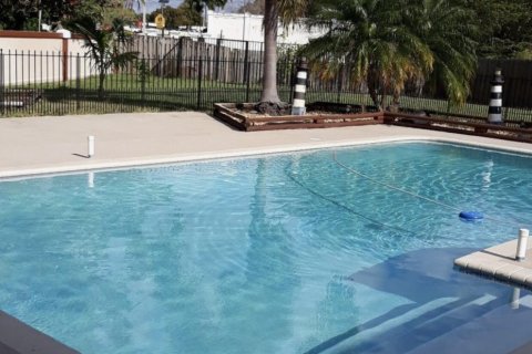 Villa ou maison à vendre à Lauderhill, Floride: 4 chambres, 245.17 m2 № 947809 - photo 16