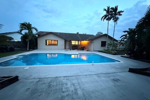 Casa en venta en Lauderhill, Florida, 4 dormitorios, 245.17 m2 № 947809 - foto 6