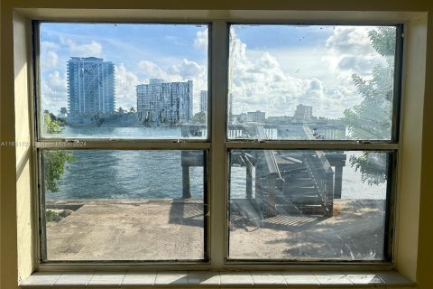 Villa ou maison à louer à Miami Beach, Floride: 2 chambres, 88.26 m2 № 1345124 - photo 10