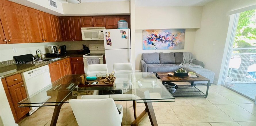 Condominio en Miami Beach, Florida, 1 dormitorio  № 1345126