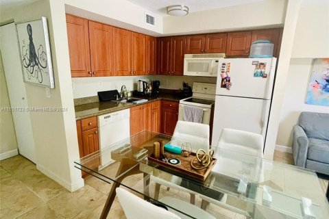 Condo in Miami Beach, Florida, 1 bedroom  № 1345126 - photo 5