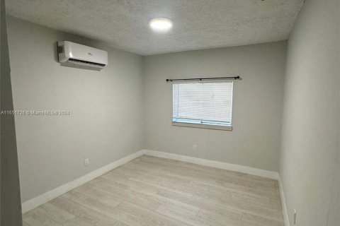 Propiedad comercial en alquiler en Homestead, Florida, 1 dormitorio, 102.19 m2 № 1345125 - foto 7